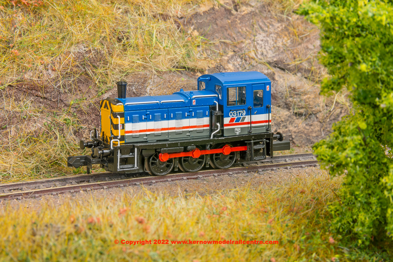 371-064Z Graham Farish Class 03 Diesel Shunter number 03 179 in Network SouthEast livery